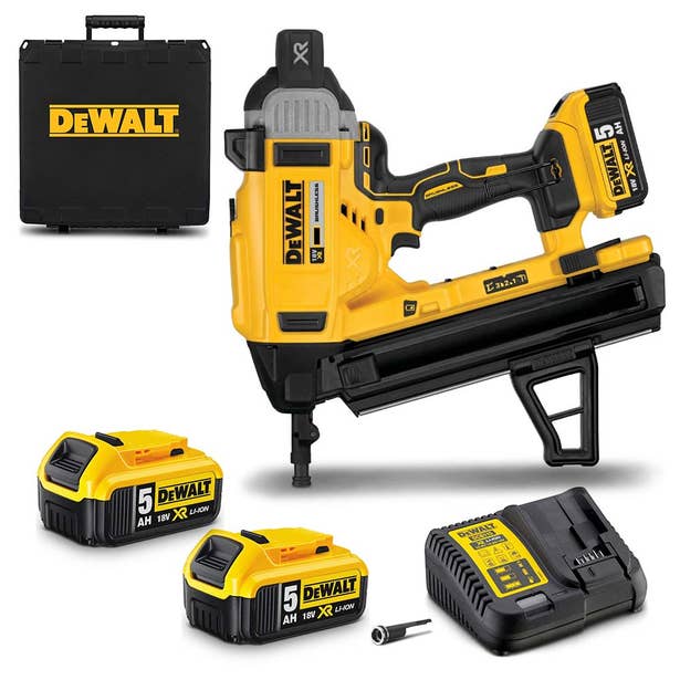 DEWALT 18V XR BRUSHLESS 2 X 5.0AH  1/2 IMPACT WRENCH KIT